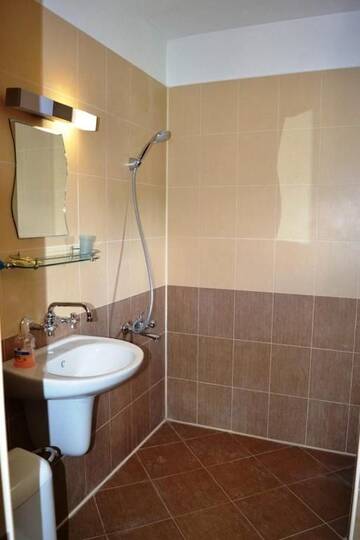 Фото номера Дом с 5 спальнями Гостевой дом Sichanova Guest House г. Brŭchkovtsi 29